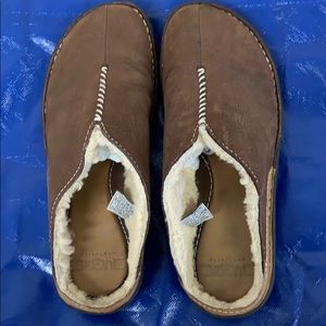 UGG 1633 Sheepskin Mules - Size 8 US